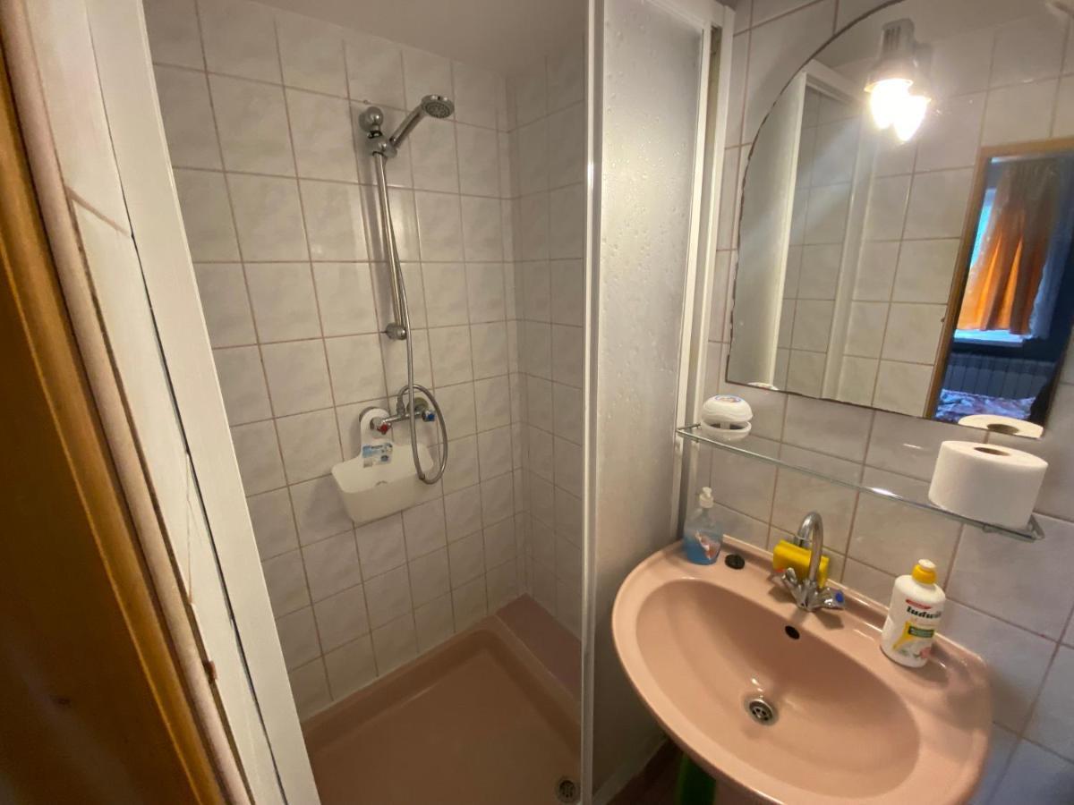Wynajem Pokoi Goscinnych Jas I Malgosia Hostel *